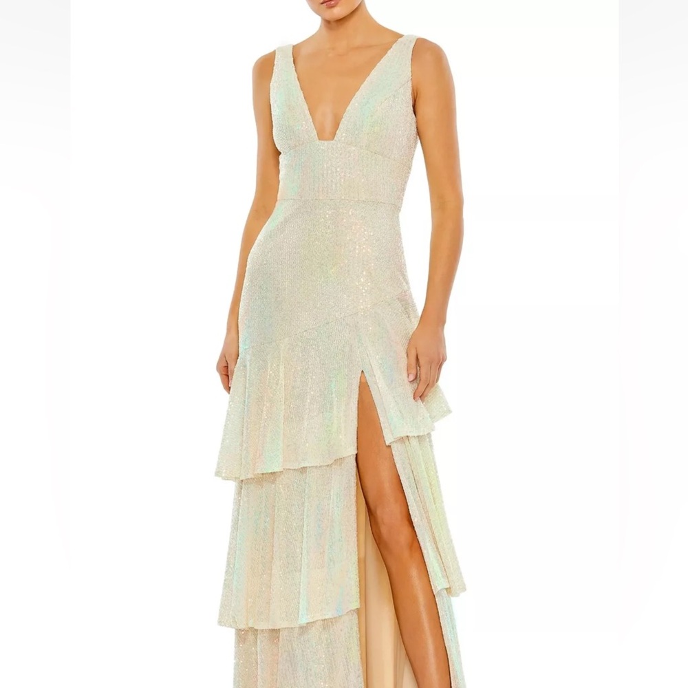 MAC DUGGAL Iridescent Sequin Gown by Ieena SIZE 0 NWT